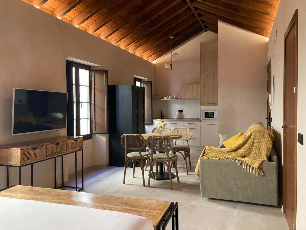 Casa Senorial Del Siglo XVIII Lejlighedshotel Sevilla Eksteriør billede