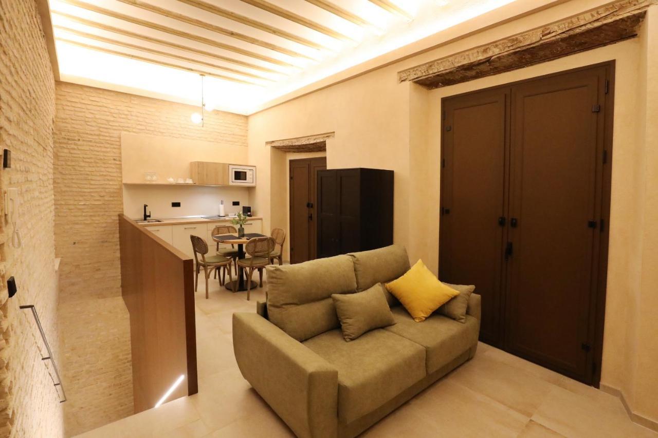 Casa Senorial Del Siglo XVIII Lejlighedshotel Sevilla Eksteriør billede