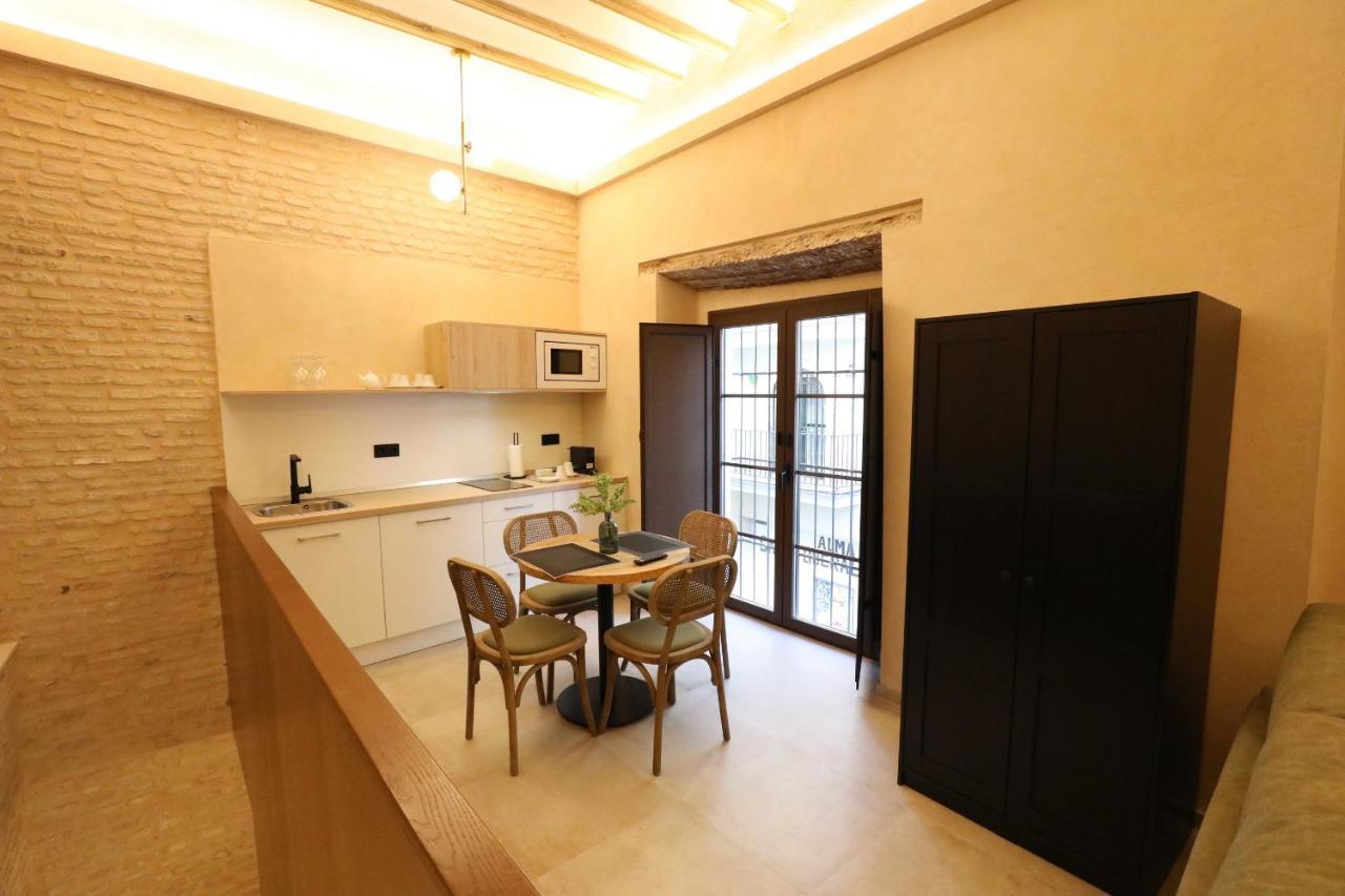 Casa Senorial Del Siglo XVIII Lejlighedshotel Sevilla Eksteriør billede