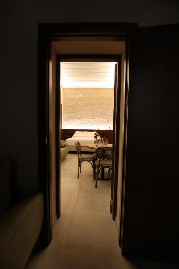 Casa Senorial Del Siglo XVIII Lejlighedshotel Sevilla Eksteriør billede