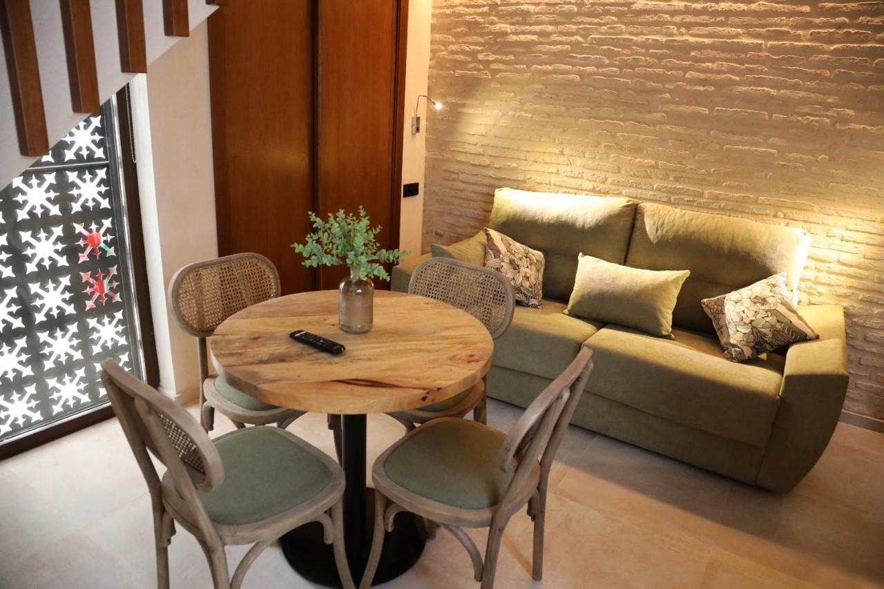 Casa Senorial Del Siglo XVIII Lejlighedshotel Sevilla Eksteriør billede