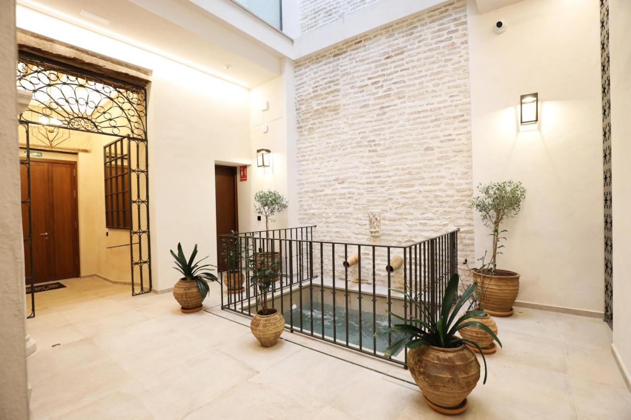 Casa Senorial Del Siglo XVIII Lejlighedshotel Sevilla Eksteriør billede