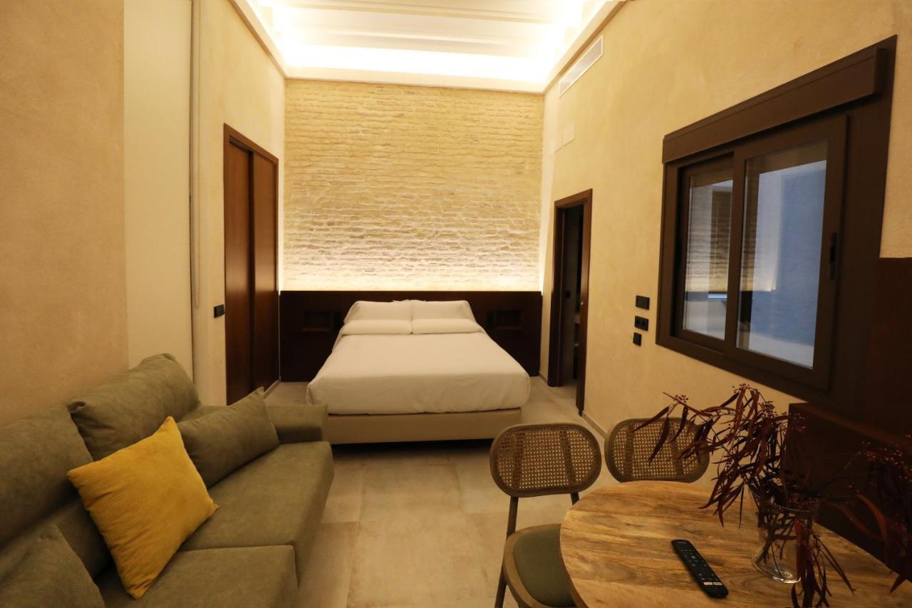 Casa Senorial Del Siglo XVIII Lejlighedshotel Sevilla Eksteriør billede