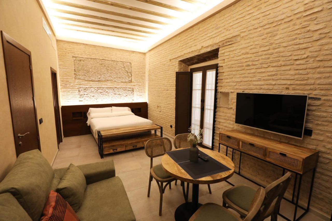 Casa Senorial Del Siglo XVIII Lejlighedshotel Sevilla Eksteriør billede