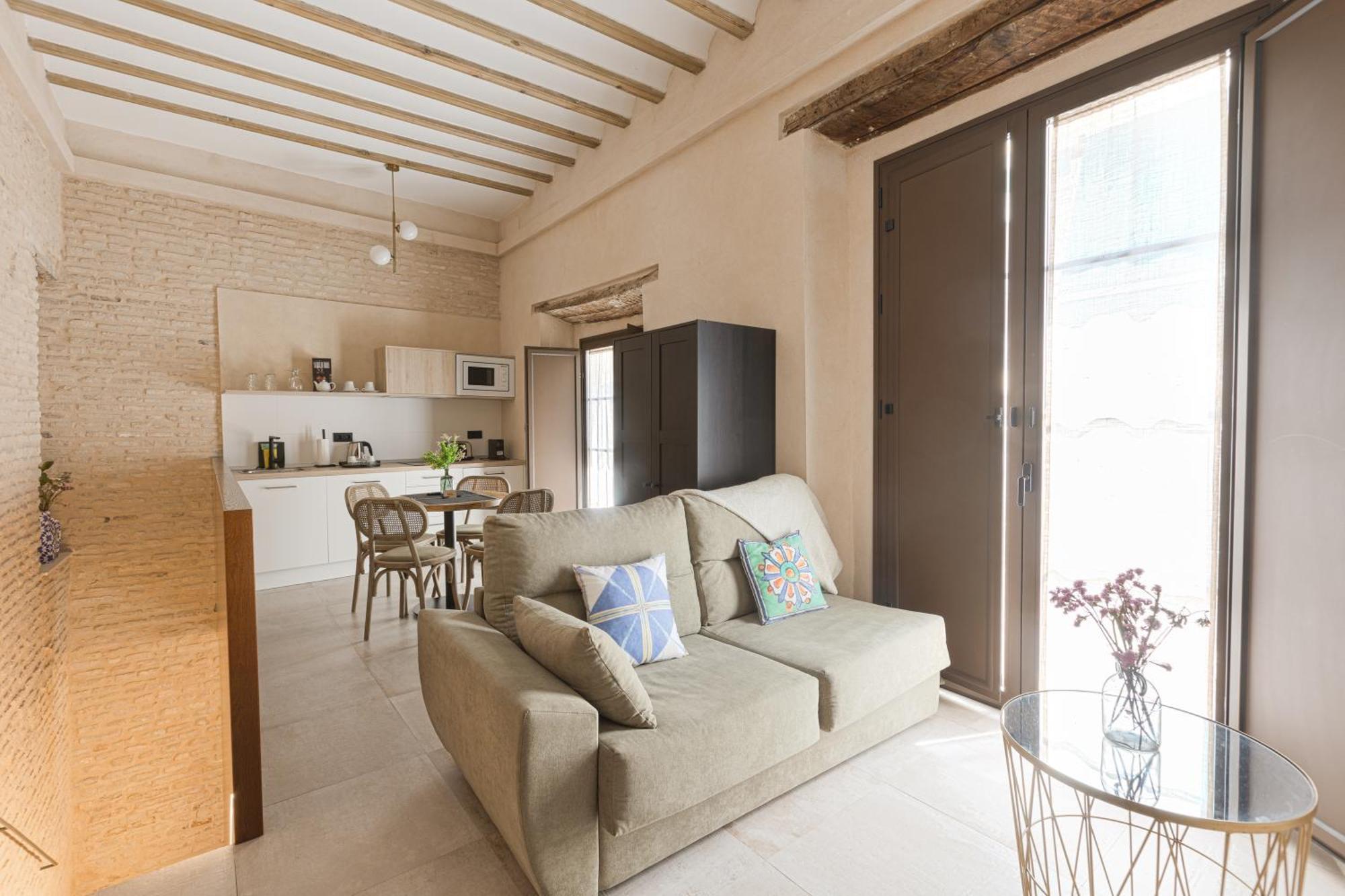 Casa Senorial Del Siglo XVIII Lejlighedshotel Sevilla Eksteriør billede